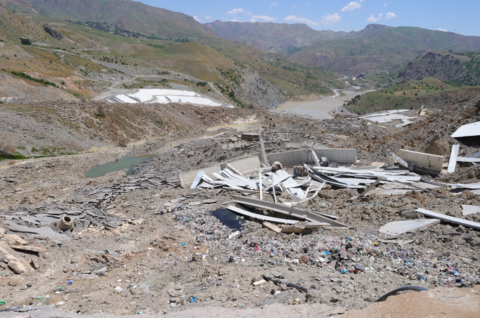 Hakkari'deki heyelanda 8 milyon metreküp toprak hareket etti