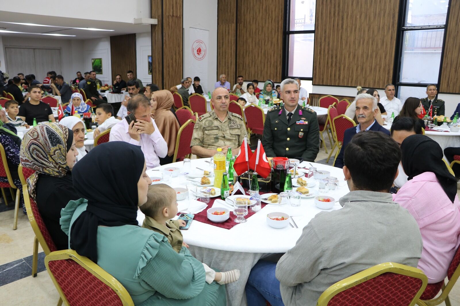 Hakkari'de Şehit ve Gazi Aileleri Onuruna 15 Temmuz Programı Düzenlendi