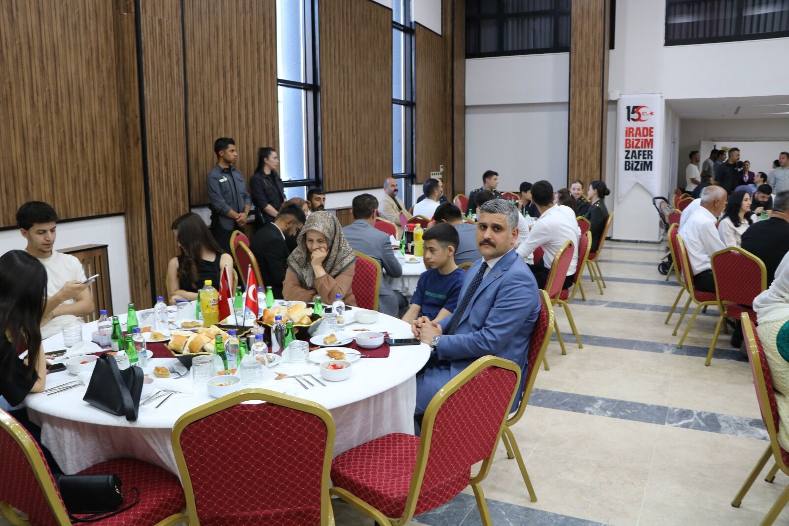 Hakkari'de Şehit ve Gazi Aileleri Onuruna 15 Temmuz Programı Düzenlendi