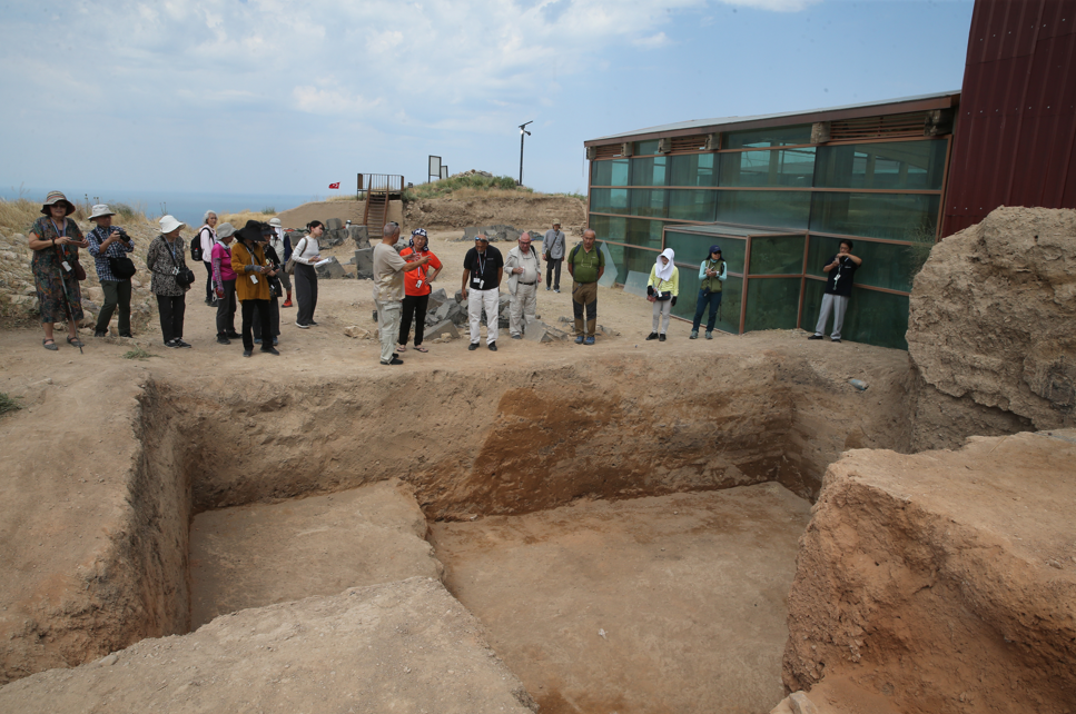 Ayanis Kalesi Turistlerin Gözde Rotası Oldu (3)