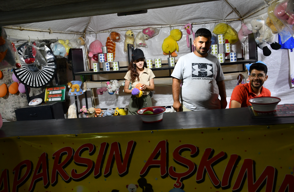 Ray Lunapark yaz gecelerine renk katıyor
