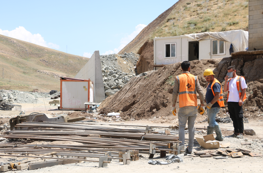 Yuksekova Tunel Yapımı (2)