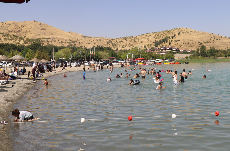 Doğu'nun serin rotalarına tatilci akını