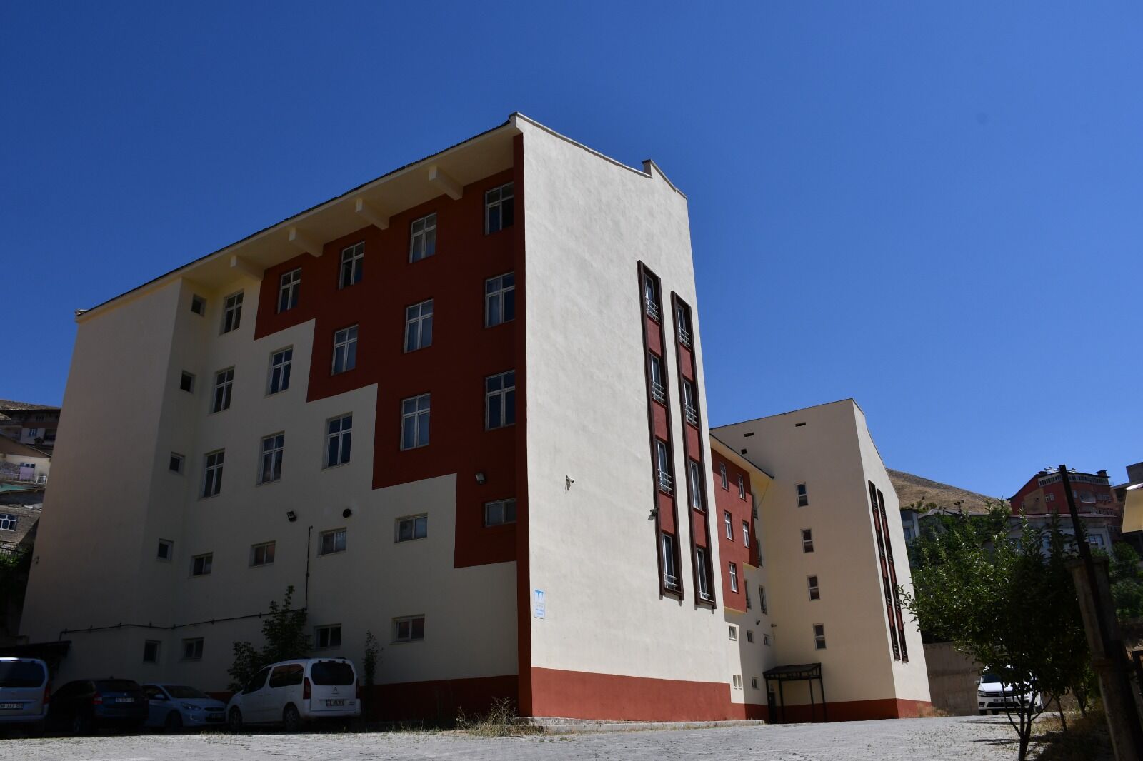 Hakkari’de yeni eğitim yılı hazırlıkları sürüyor