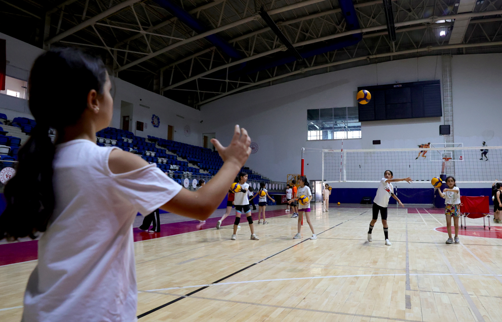 Hakkari'de çocukların yaz tatili sporla renkleniyor
