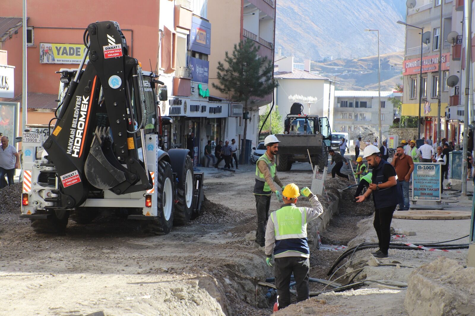 Altay Caddesi’nde altyapı tamamlandı, gözler asfaltta