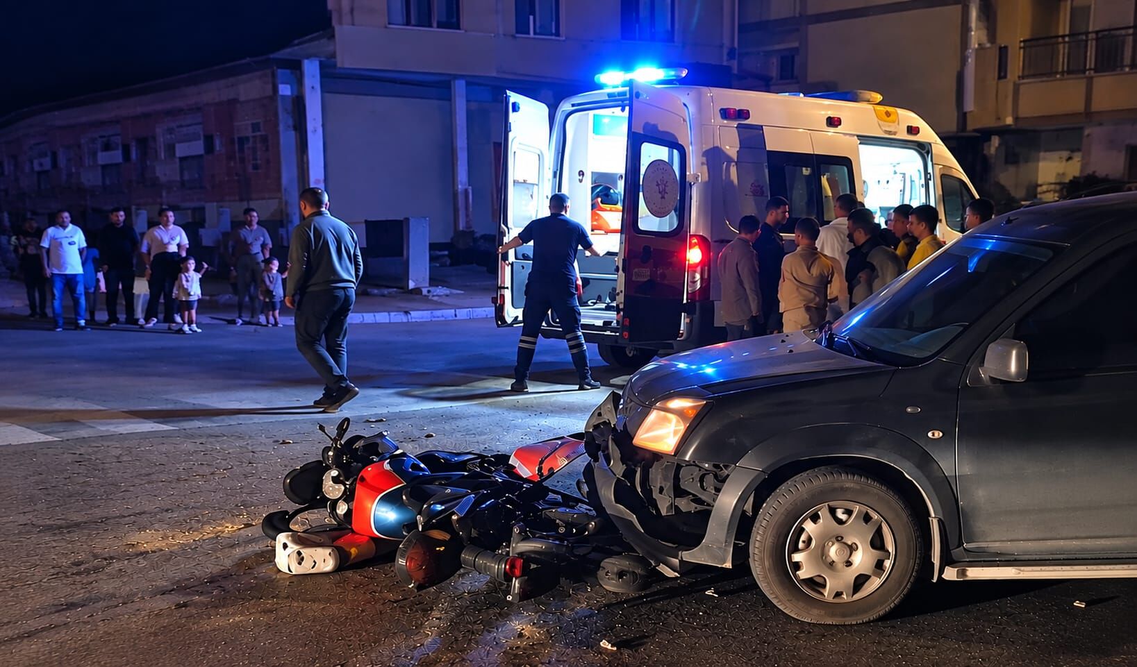 Hakkari’de motosiklet ile hafif ticari araç çarpıştı: 1 yaralı