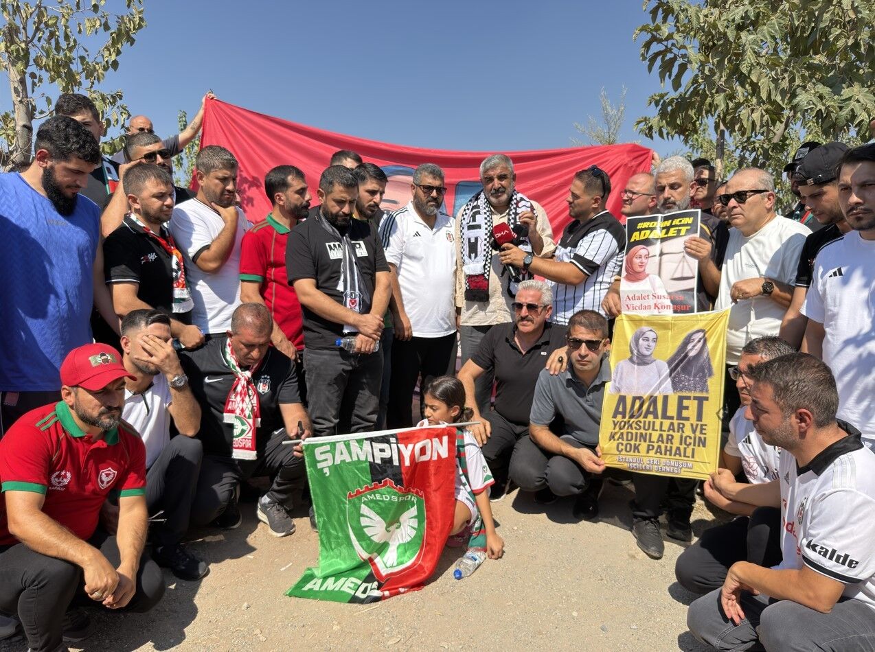 Amedspor ve Beşiktaş taraftarları Rojin Kabaiş'in mezarında buluştu
