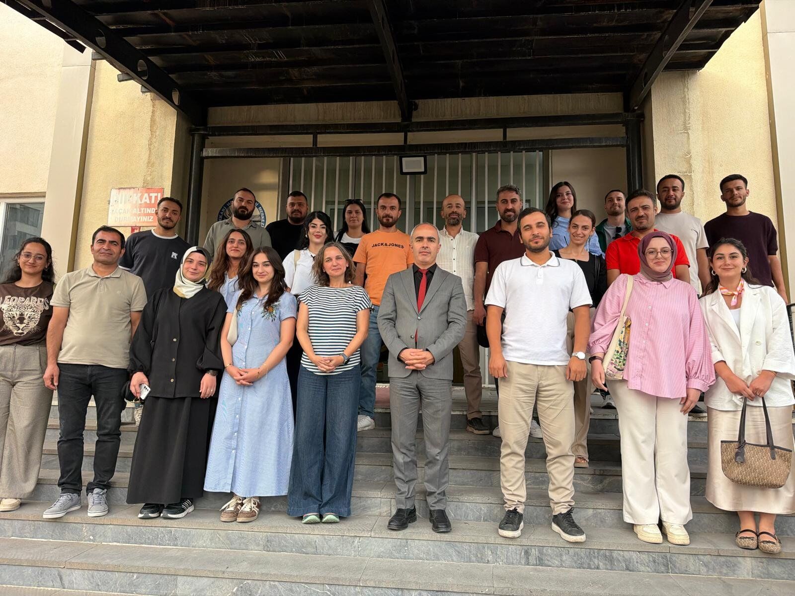 Hakkari’de özel gereksinimli çocukların gelişimine yönelik seminer