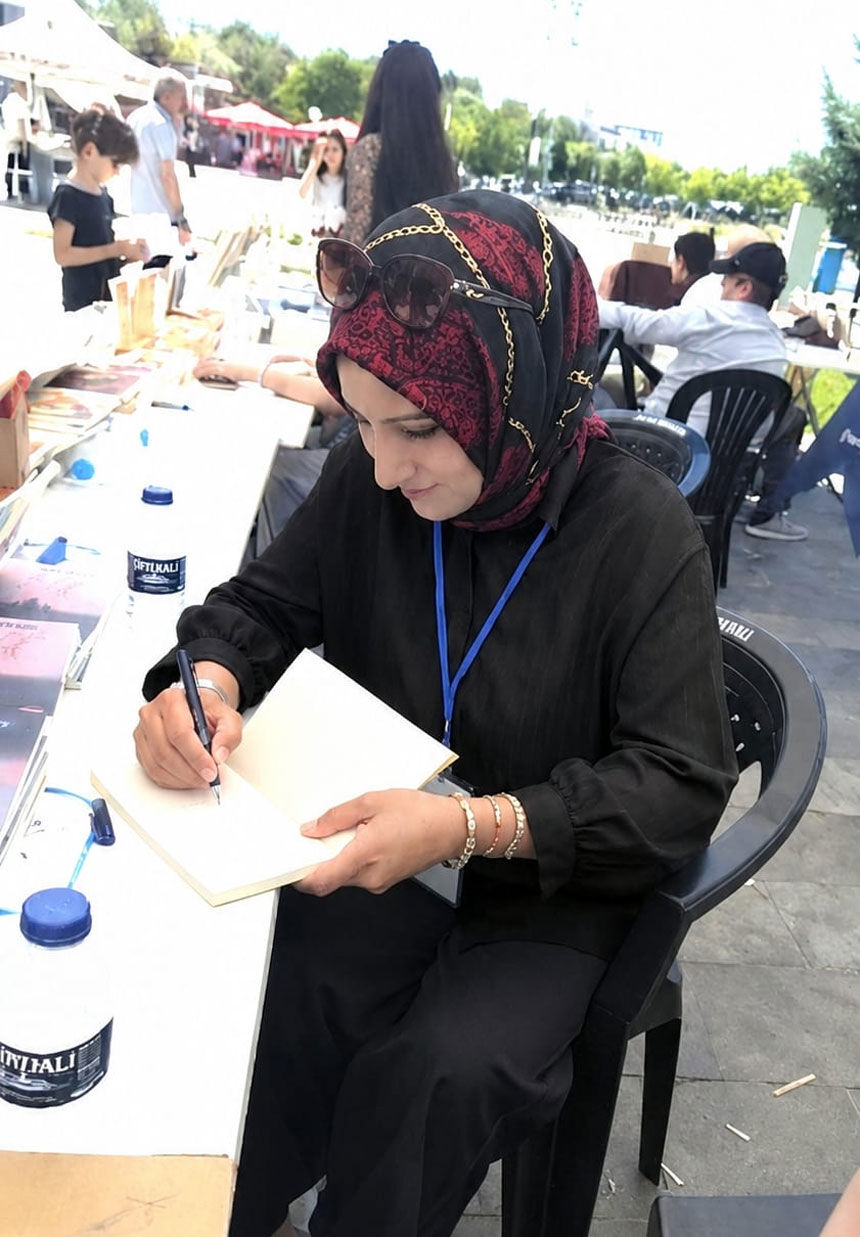 Hakkarili Yazar Güneş'in ikinci kitabı çıktı