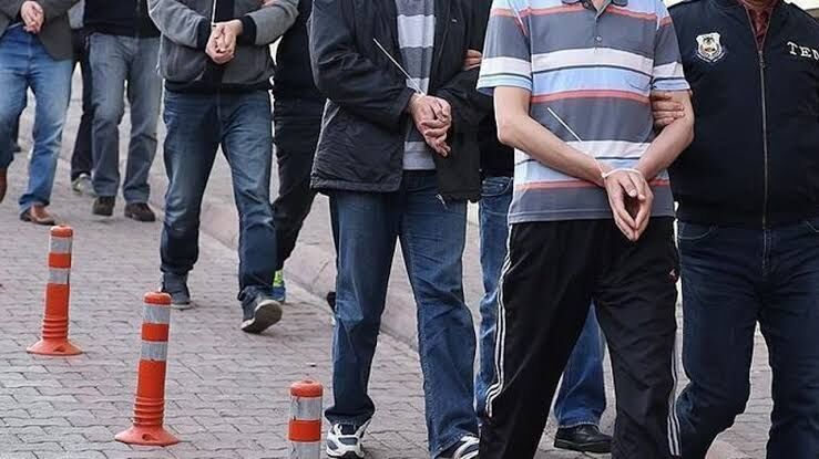 Hakkari’de polisevlerine tedarik sağlayan firmalara operasyon