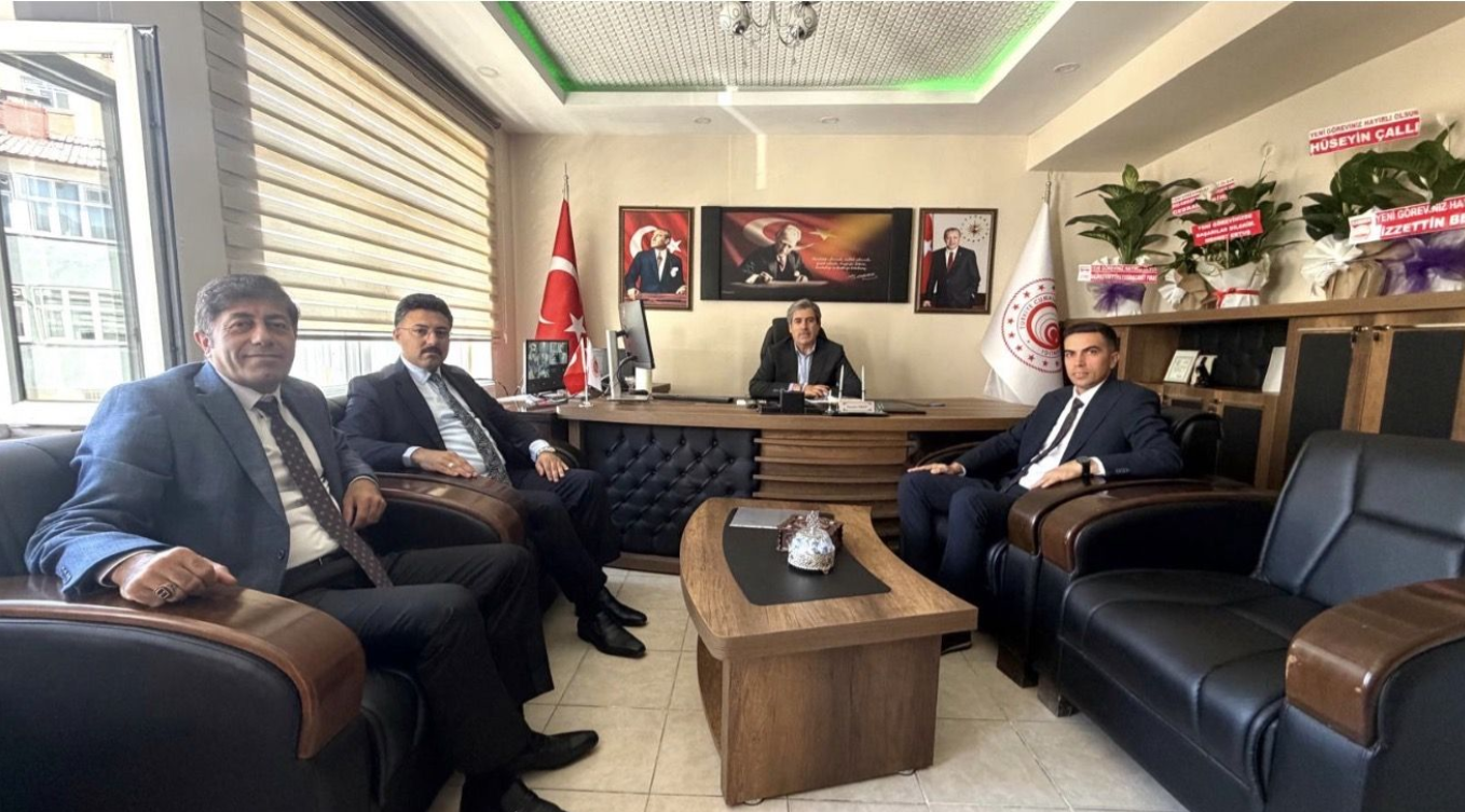 Hakkari’de kurum müdürlerinden Nurettin Fırat’a hayırlı olsun ziyareti