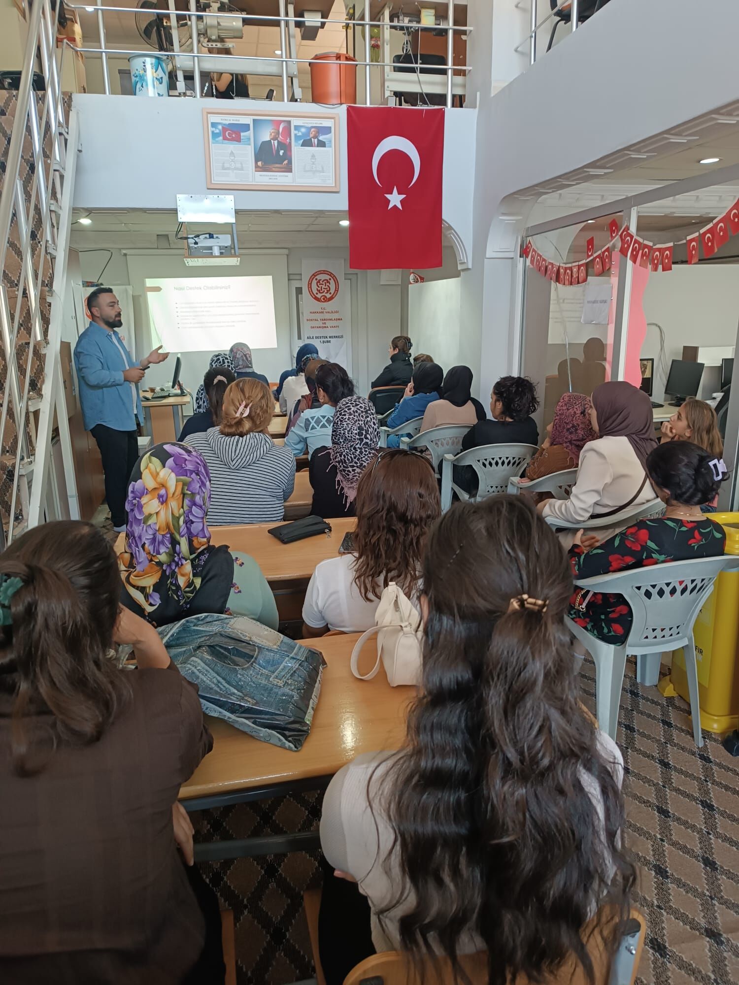 Hakkari Aile Destek Merkezi’nde eğitim semineri