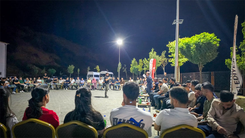 Başkan Demir bu kez Çukurcalı gençleri dinledi