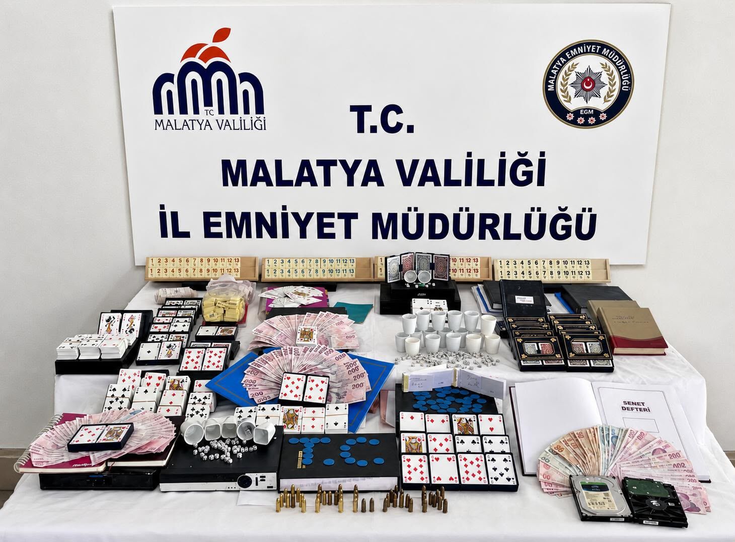 Malatya'da kumar operasyonunda 12 şüpheli yakalandı
