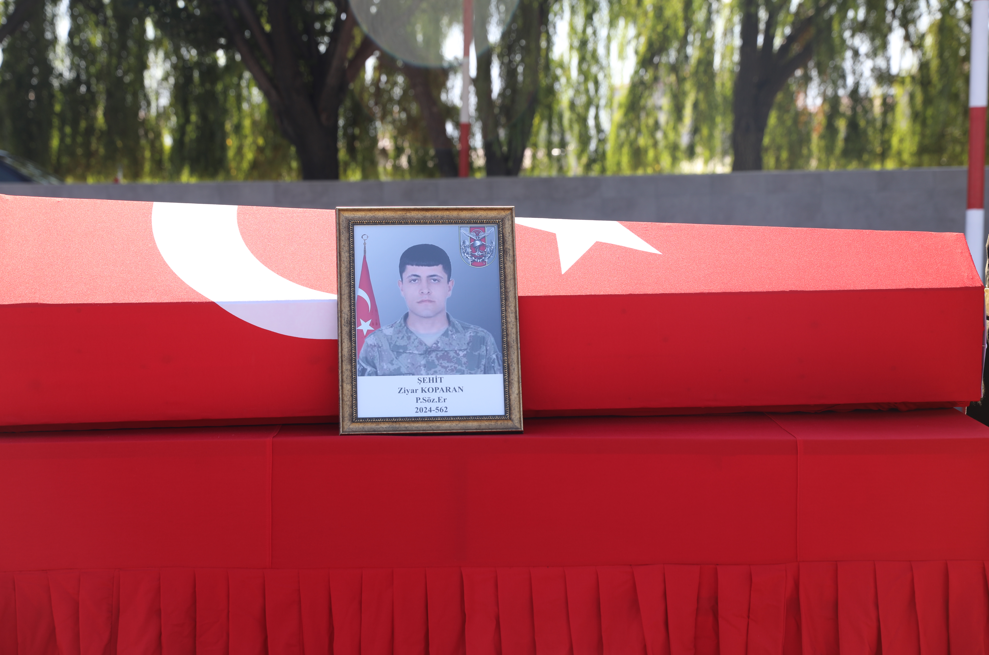 Igdirda Askeri Arac Kazasinda Sehit Olan Asker Icin Toren Duzenlendi (2)