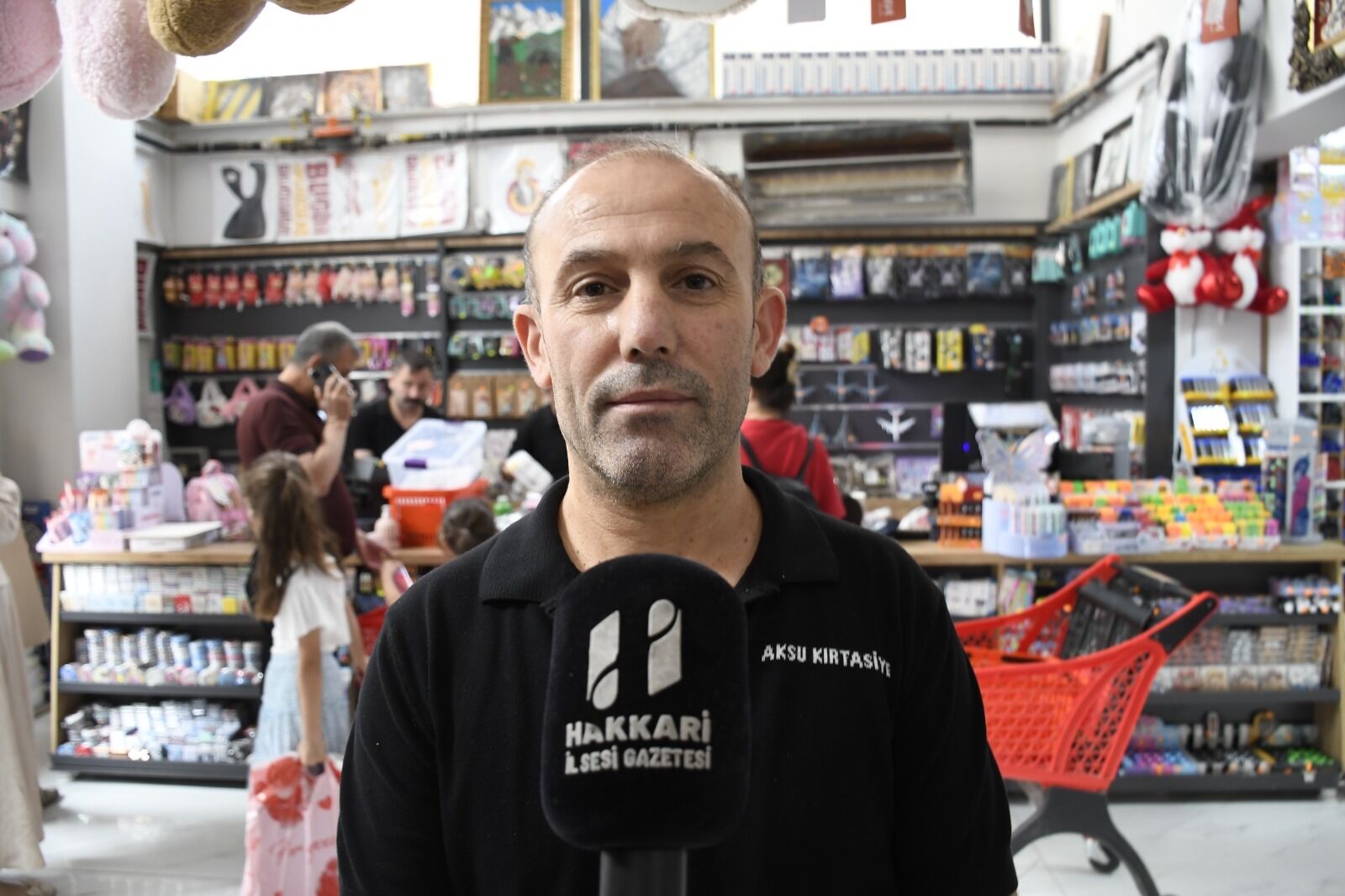 Hakkari’de kırtasiyeci de veli de şikayetçi