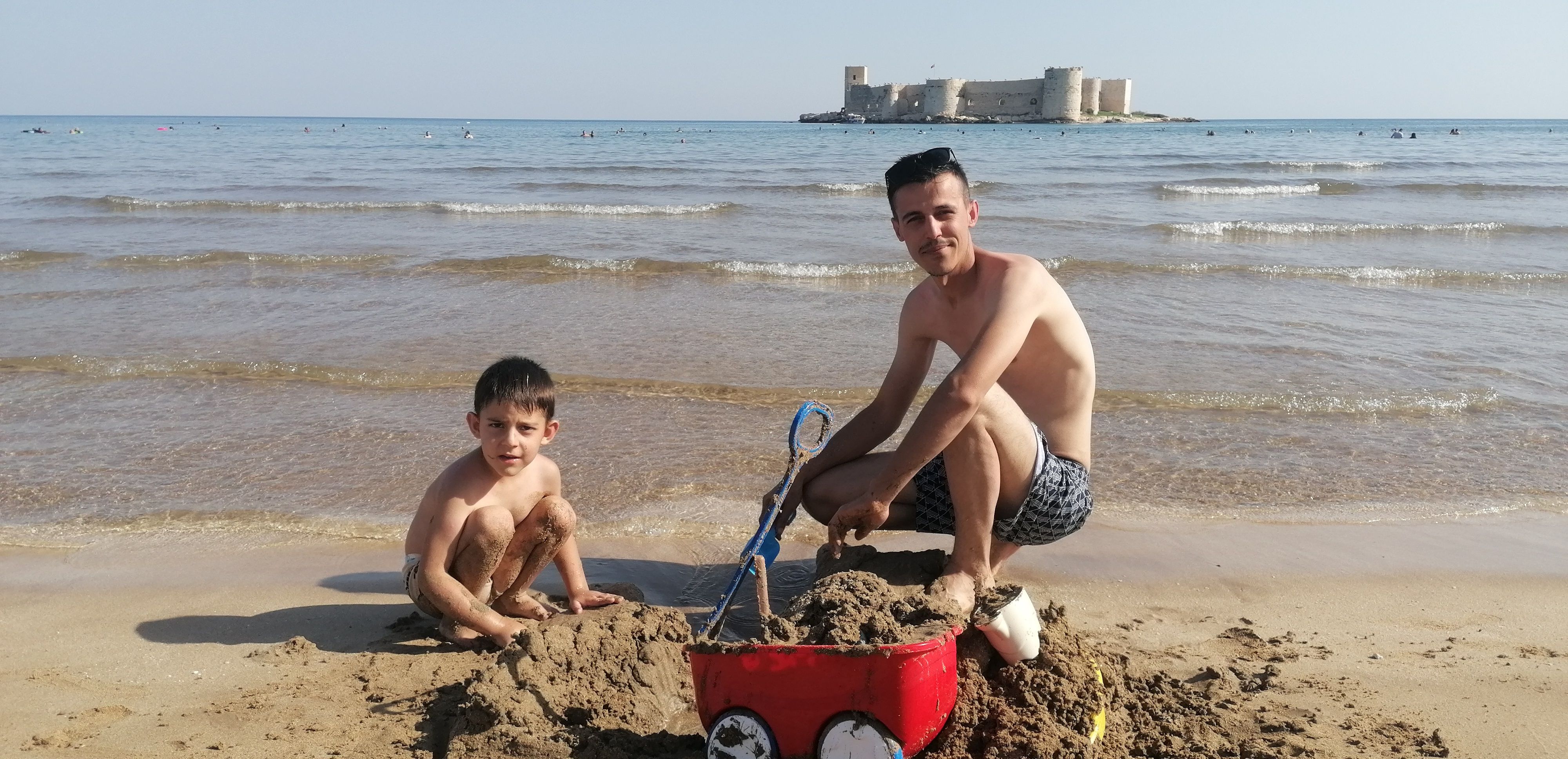 Mersin’de ekim ayında deniz sezonu devam ediyor