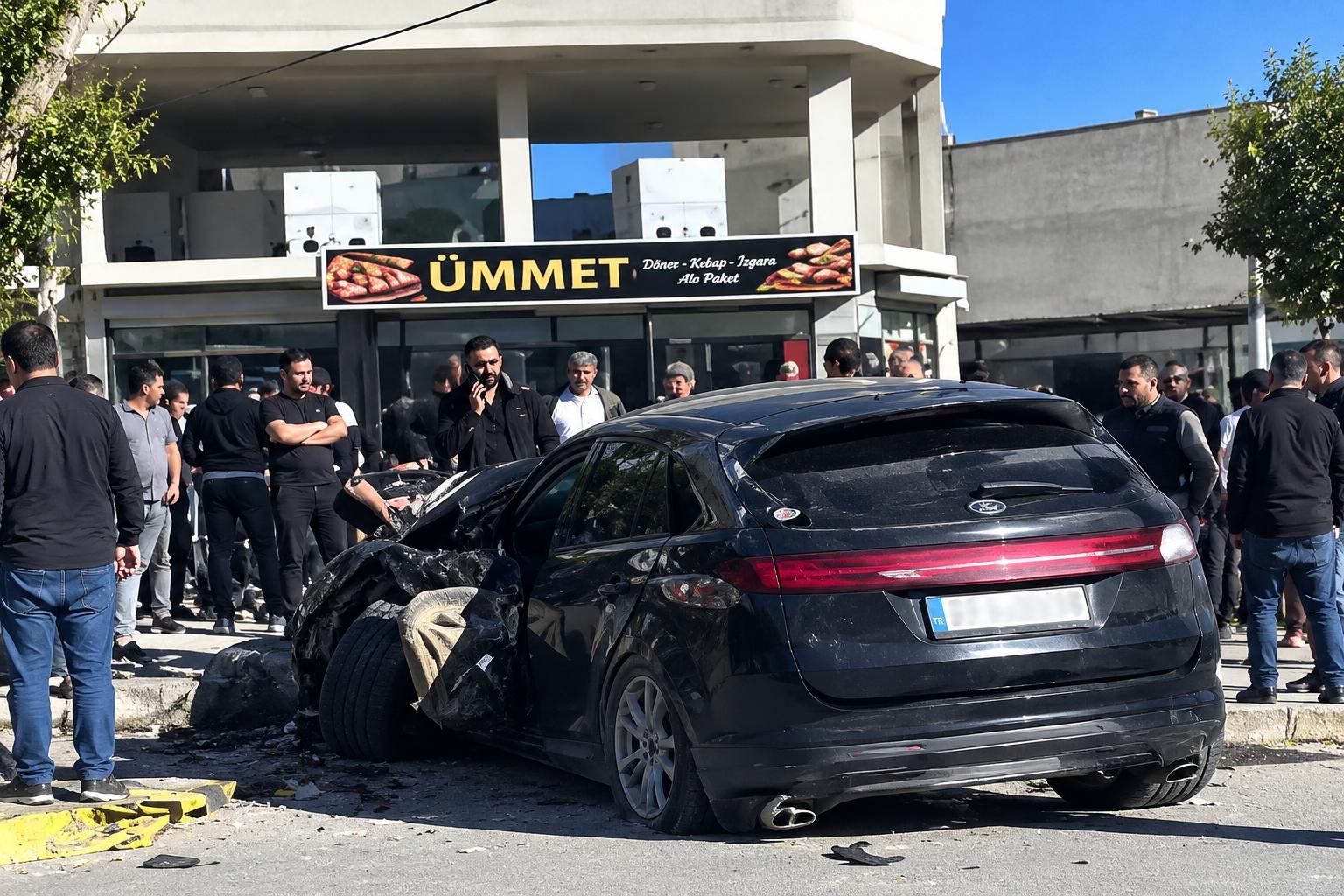 Van'da trafik kazası: Ölü ve yaralılar var