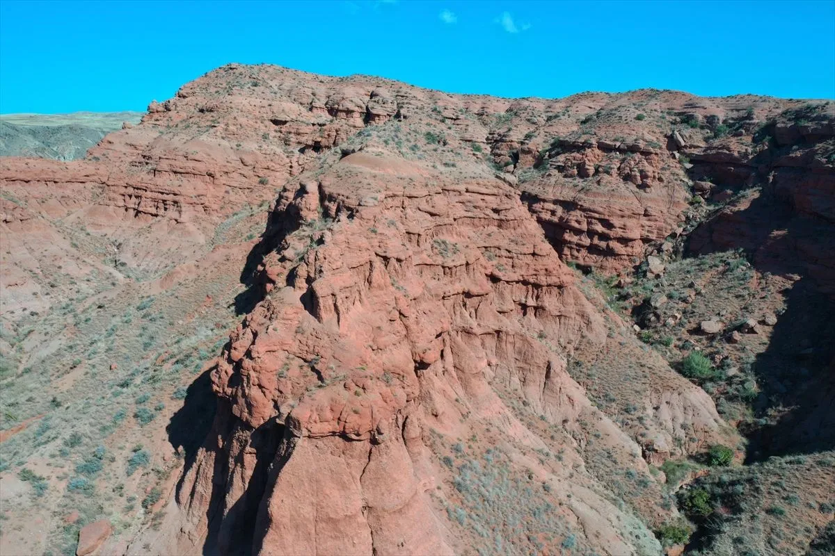 Kars'ta Arizona'yı andıran doğa harikası keşfedildi