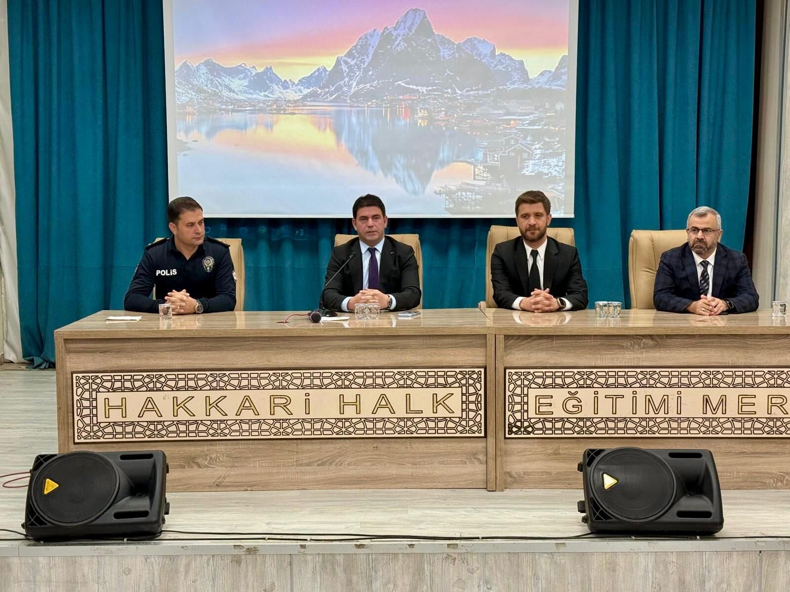 Hakkari’de okullar için güvenlik seferberliği: 619 personele eğitim