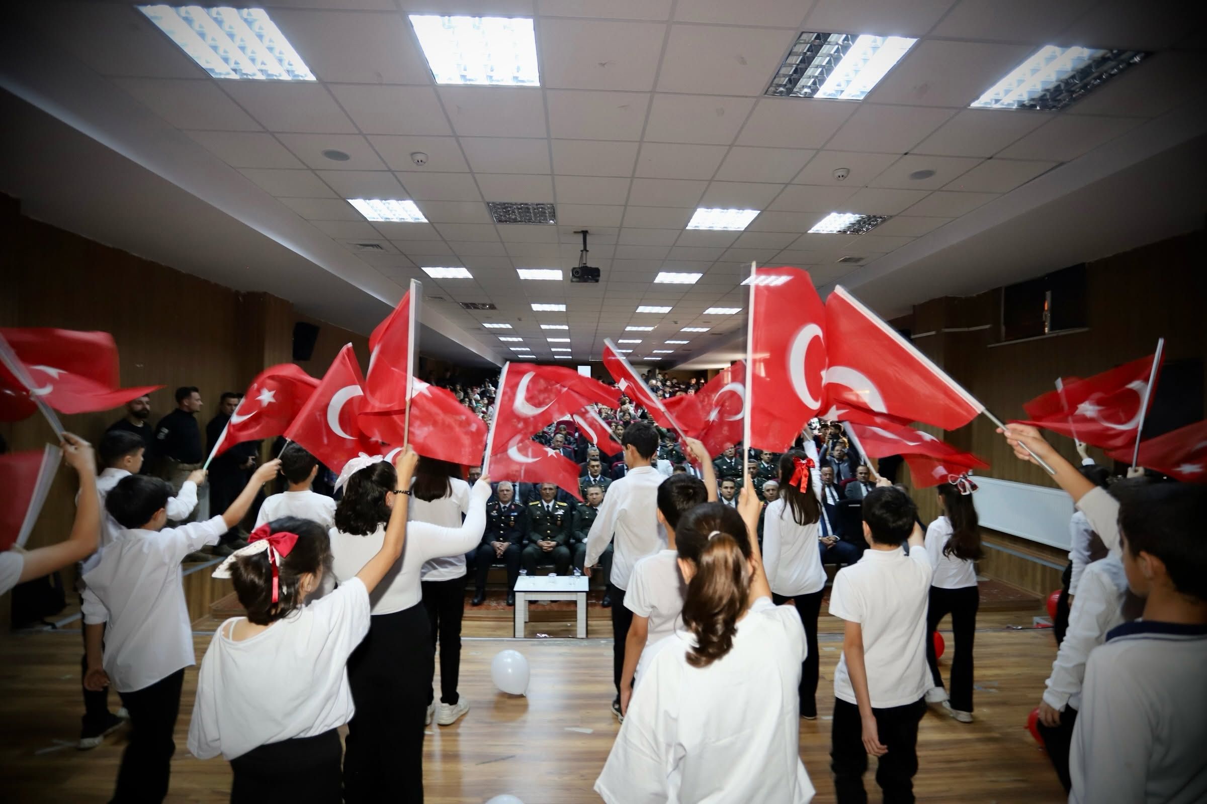 Çukurca’da Cumhuriyet Bayramı coşkuyla kutlandı