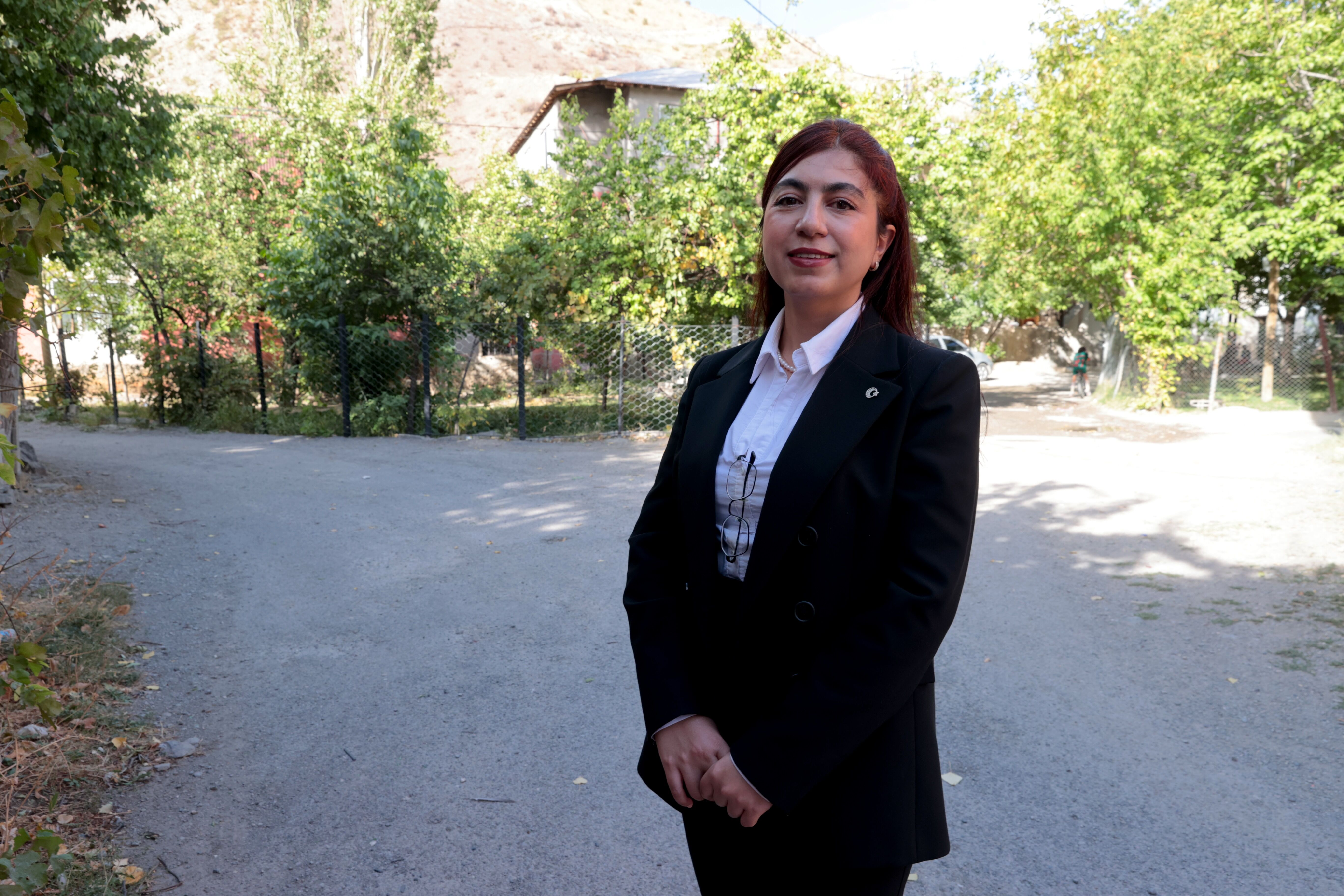 Yeşilay Hakkari'de köy köy bağımlılıkla mücadele ediyor