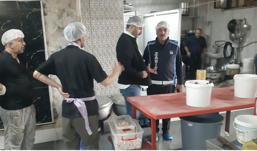 Hakkari'de toplu yemek üreten işletmeler denetlendi