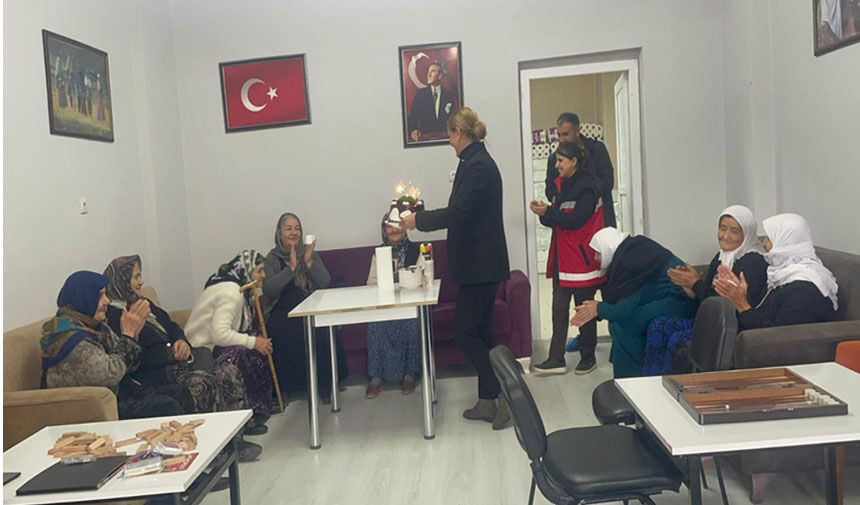 Hakkari’de Verde teyzeye doğum günü sürprizi