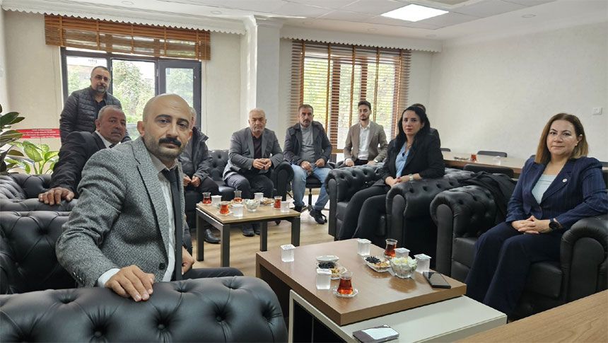 Yeni Parti Hakkari İl Örgütü’nden Baroya ziyaret